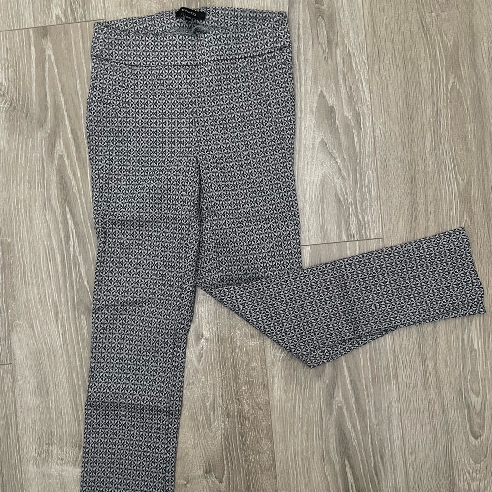 Patterned dress pants cropped